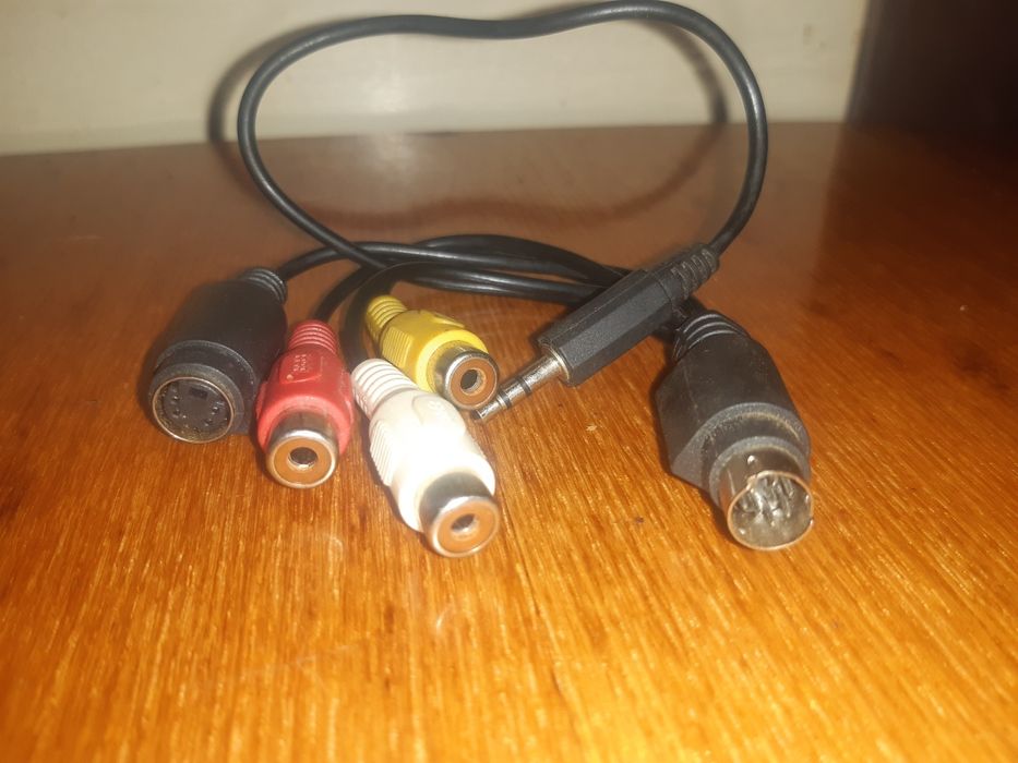 Переходник MiniDin 7 pin штекер+3.5mm штекер - 3xRCA гнездо + S-Video
