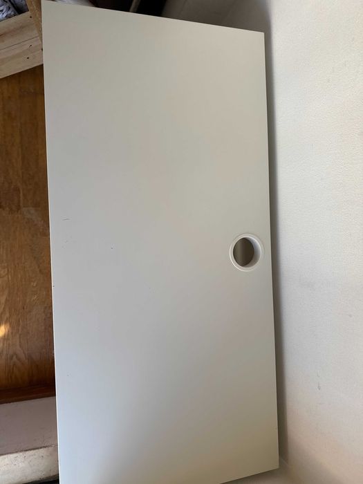 Secretária e cadeira