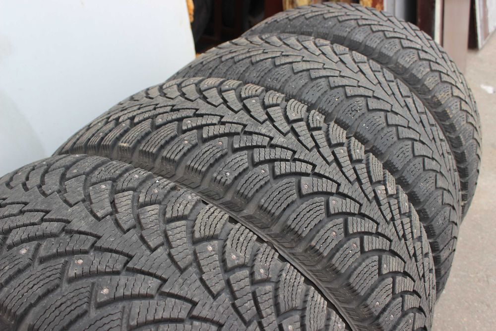 Шиповка= 265-65-R17 NOKIAN HAKKAPELITTA комплект зимняя резина GERMANY