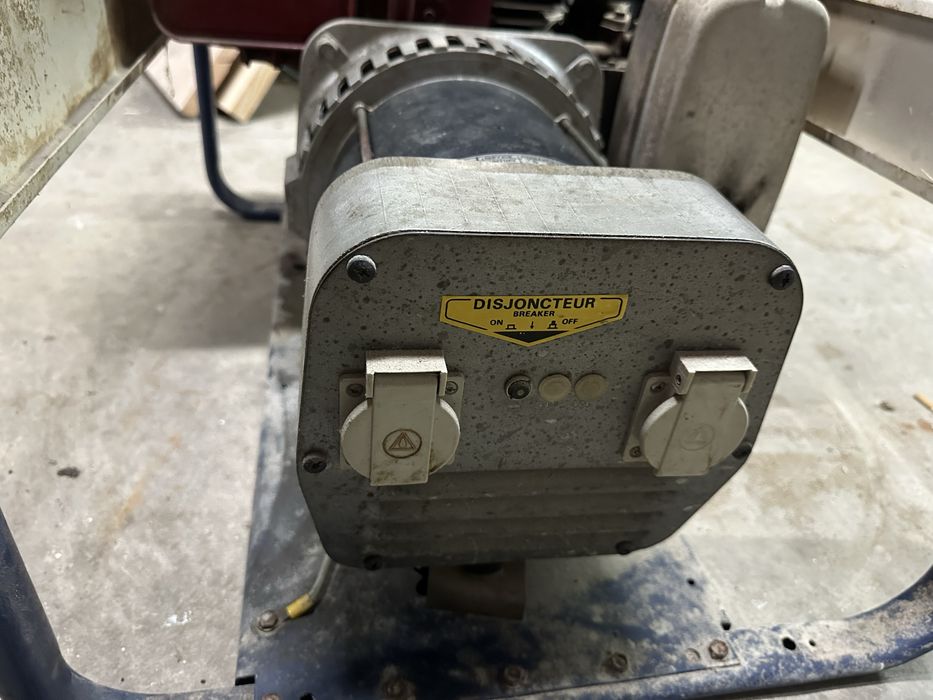 Gerador  a Gasolina 4T. 3500w -16A