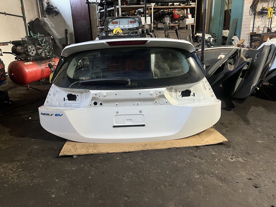 Кришка багажника Chevrolet Bolt EV 2023