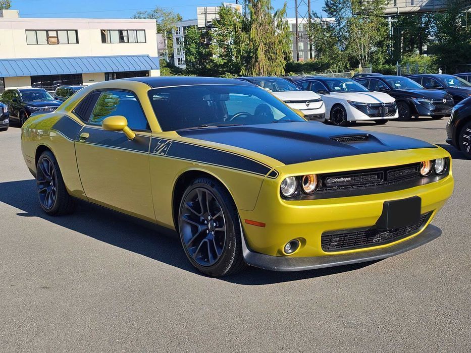 Dodge Challenger      2020