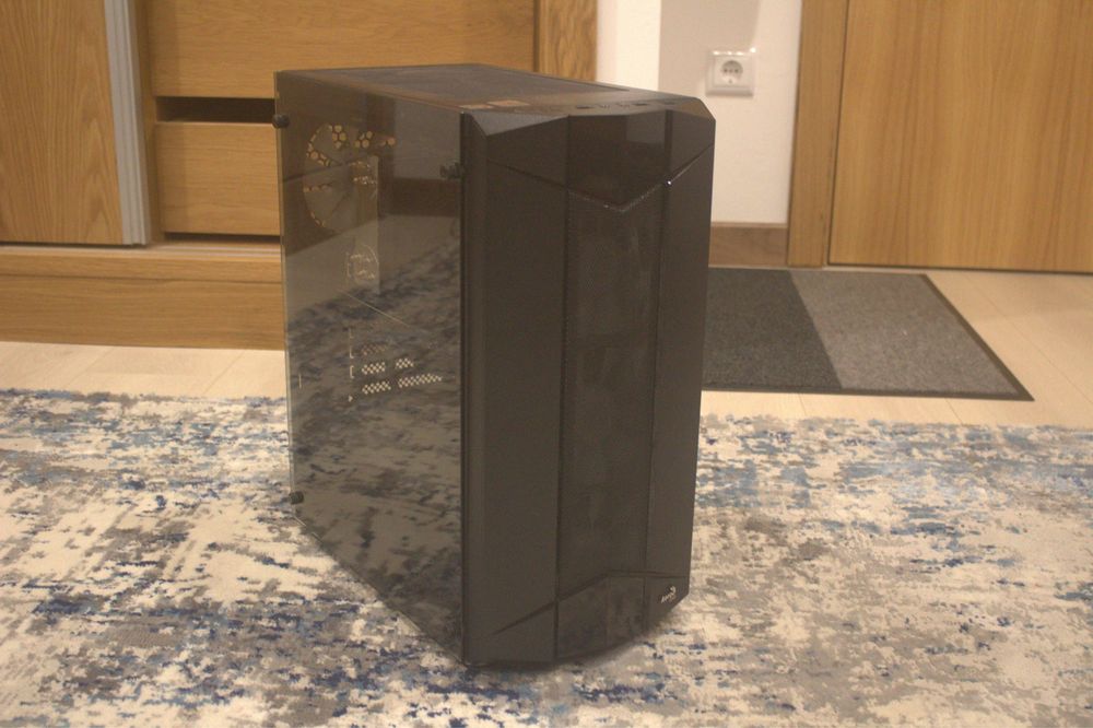 Gaming Computer434644659890432001