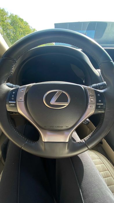 Продаю авто Lexus RX350