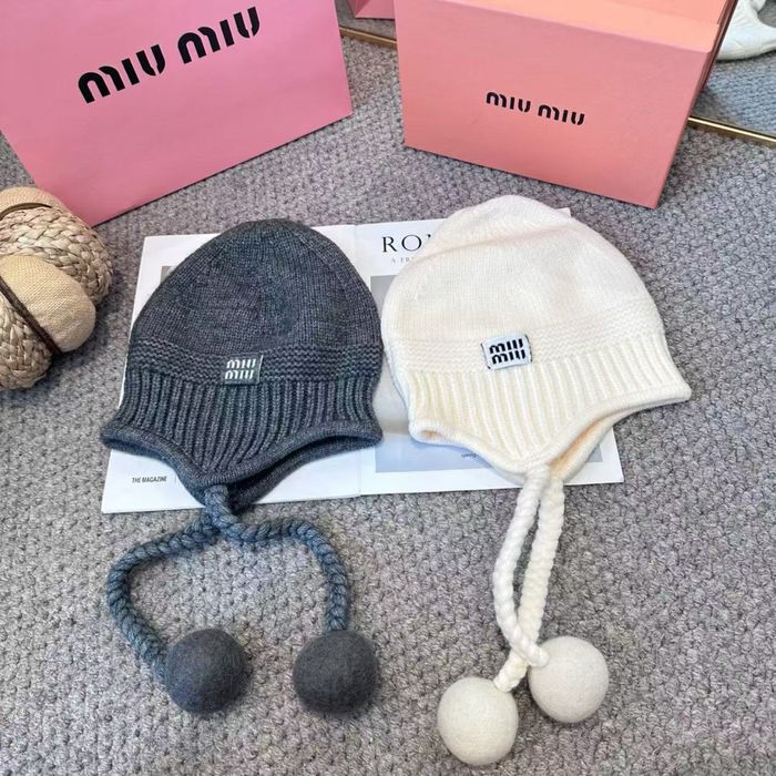 Шапка miu miu нова колекція