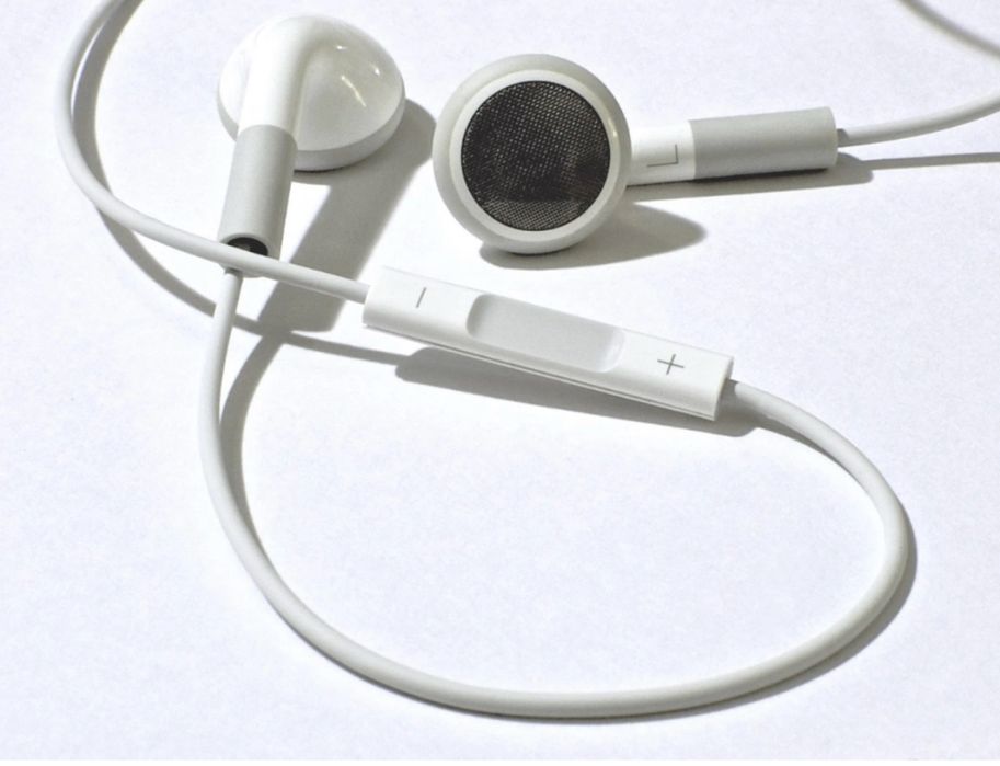 Apple ipod  iphone orginal  earbuds headphones  volume control + mic
