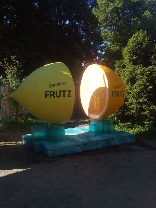 Муляжи, бутафорія ,декор і фотозони — нестандартні фігури.