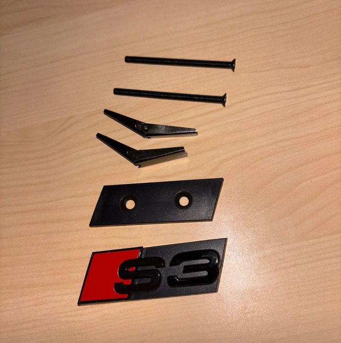 Símbolo Audi S3 preto para grade dianteira novo