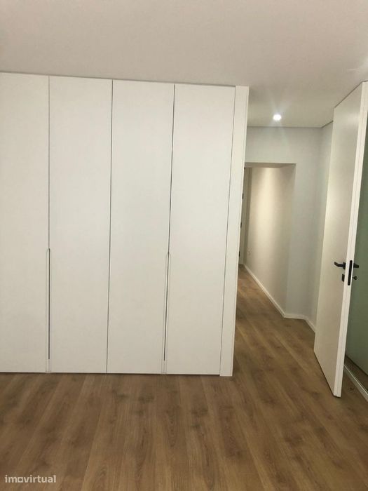 Apartamento T2 c/ terraço e churrasqueira no Centro de Braga.