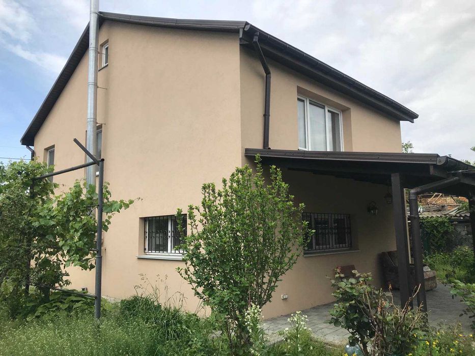 Продается дом  94 кв. м. в с. Зазимье на берегу Десны (15 км от Киева)