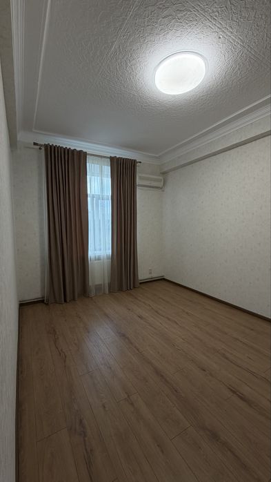 Продам 3-кімнатну квартиру в самому центрі Кропивницького по вулиці Театральна