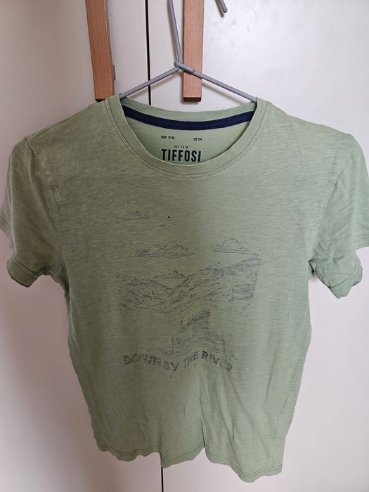 As t-shirts estão em bom estado.