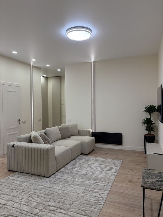 Продаж 2к квартири 65,7кв.м панорамна в центрі Антоновича 109