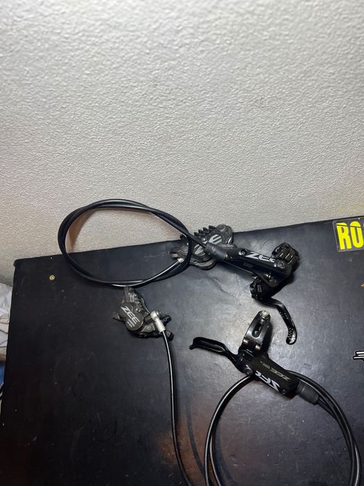 Travões shimano Zee