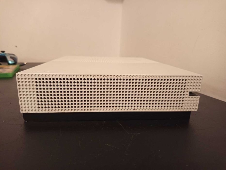 Xbox one s + Kontroler i gry
