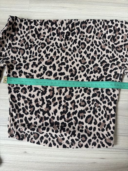 Bluzka w panterkę hiszpanka z długim rękawem crop top