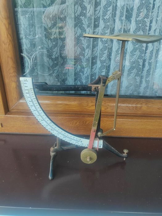 Stara waga kuchenna do 1 kg