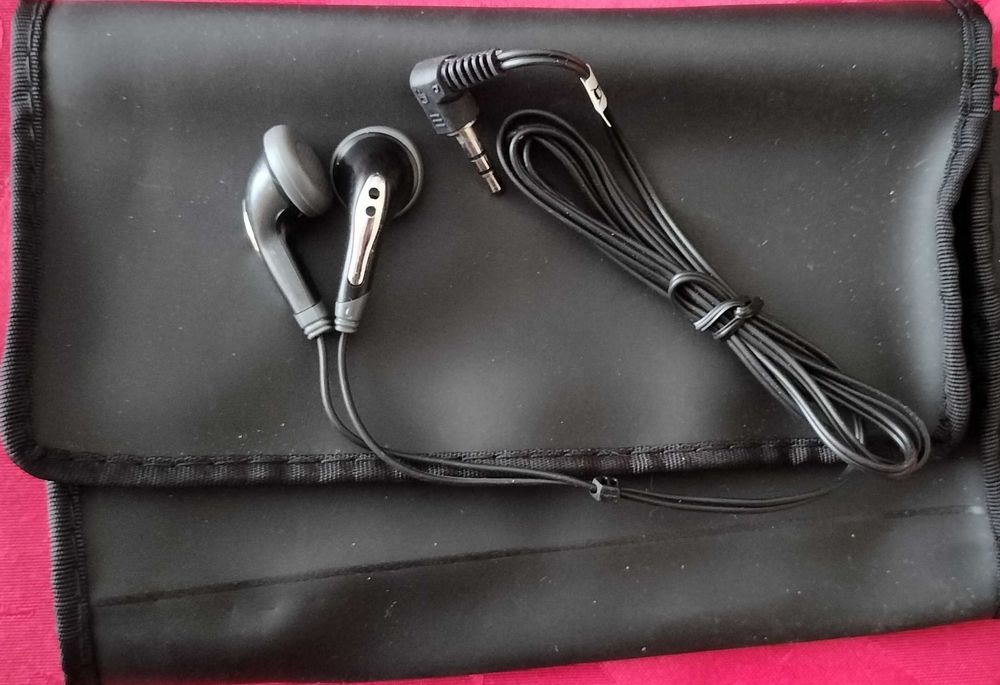 Rádio portátil Roadstar TRA-2362D