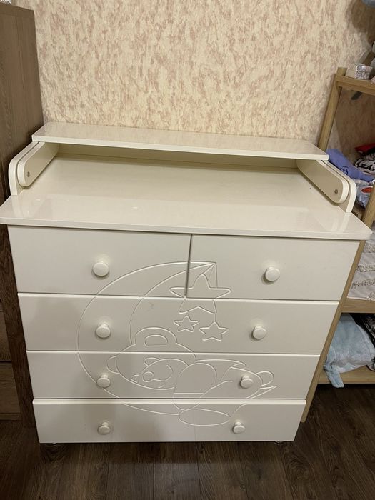 Дитячий комод білий