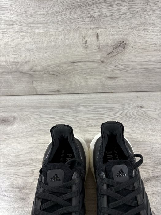 Adidas UltraBoost жіночі кросівки 37 розмір
