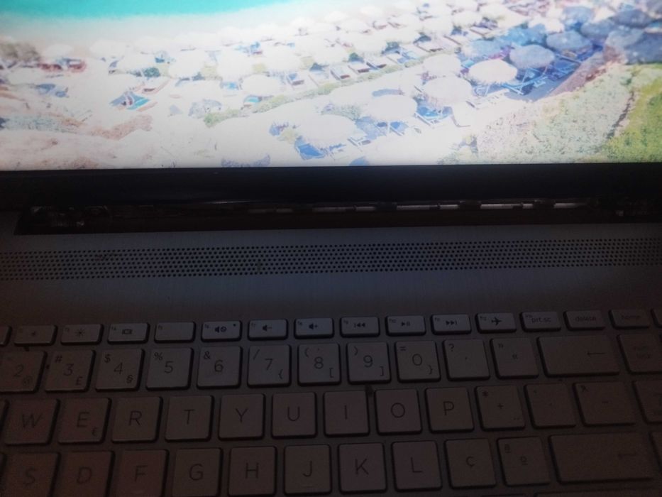 Portátil HP  com mais ou menos 4 anos