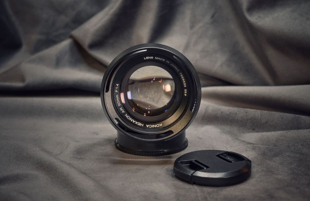 Vintage-Retro obiektyw KONICA HEXANON AR 1.4 / 50mm  + metalowa osłona