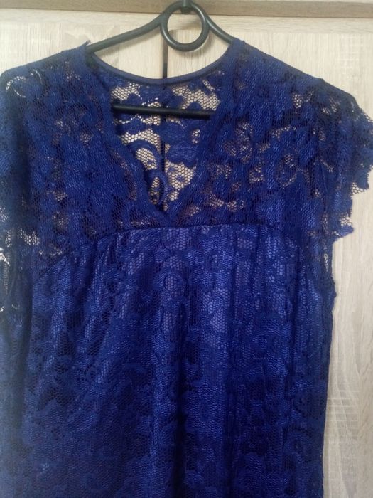 Sukienka koronkowa 44