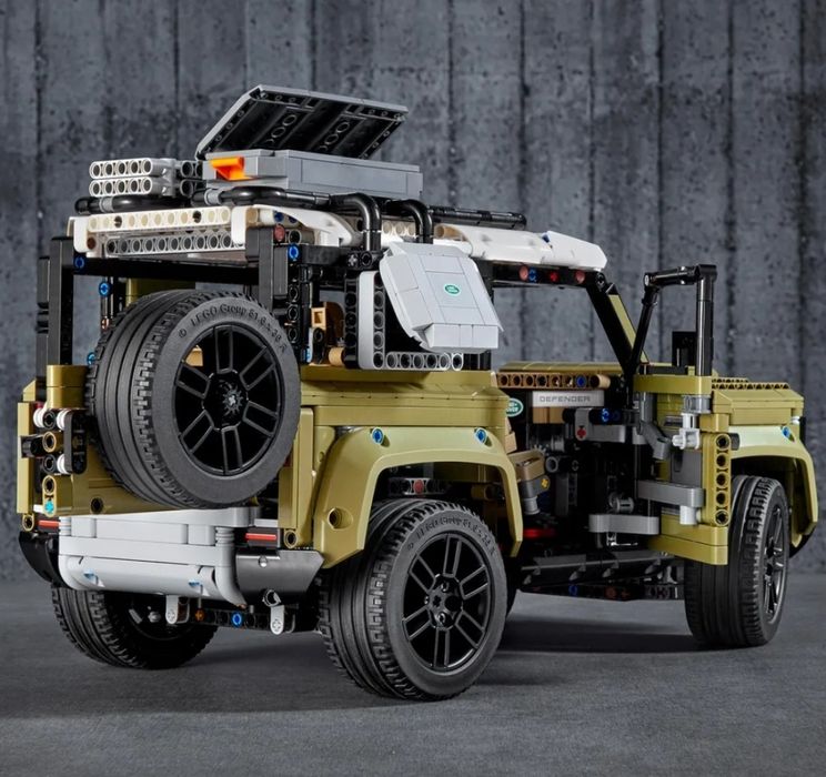 Land Rover Defender 2573 szt klocków, Model 42110