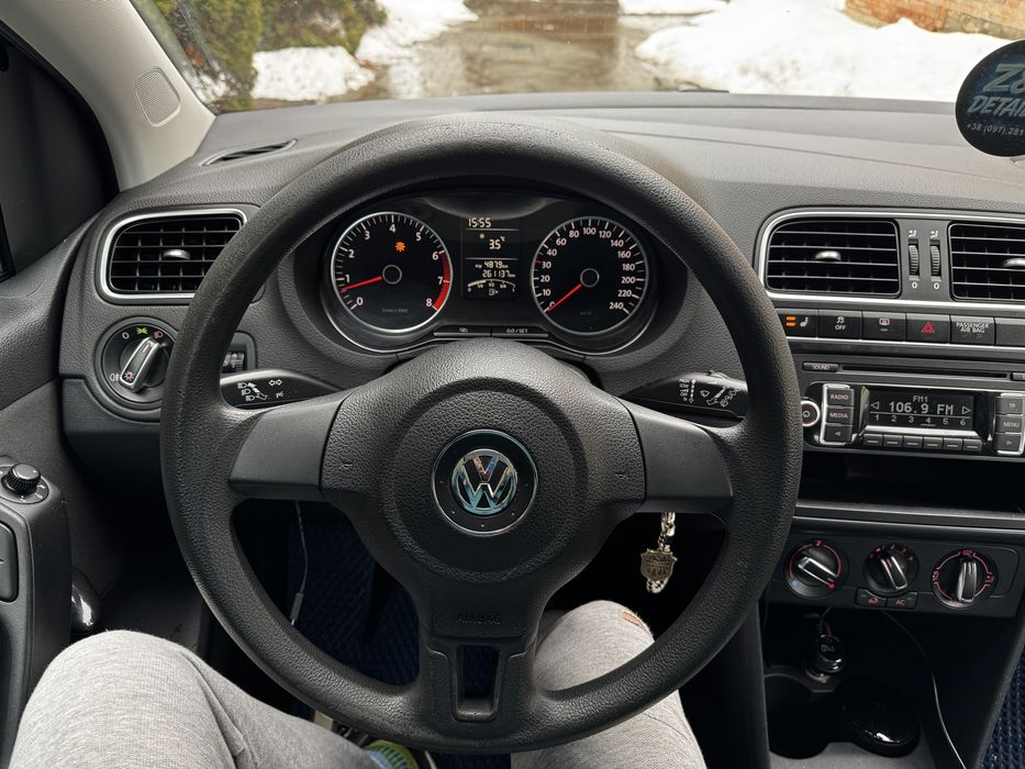 Автомобіль стан супер Volkswagen Polo 2012 1.4 бензин (85 к.с.)