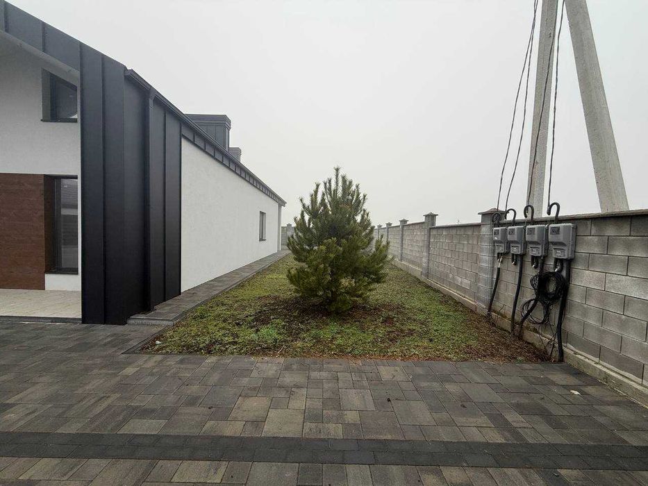 Продаж будинку з усіма комунікаціями на Авторинку