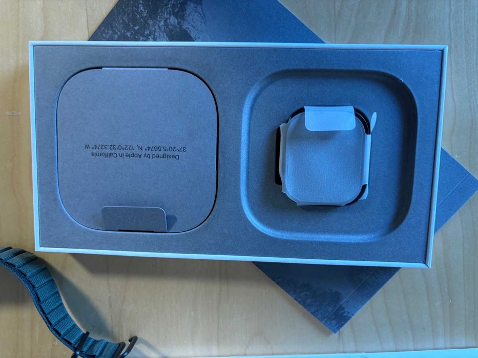Apple Watch Ultra II GPS + Cellular 49mm Titânio Preto Alpine Loop