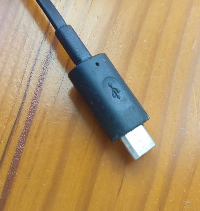 Зарядное устройство Nokia AC-20E