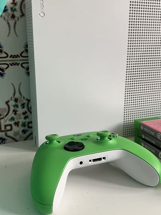 Vendo xbox de 1tb (como novo)