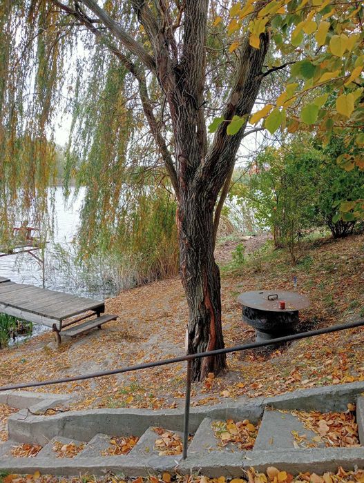 дом на берегу озера правый берег Днепра