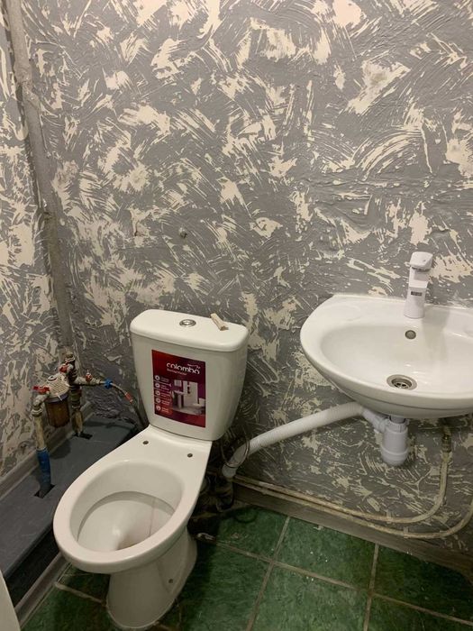 Продаж комерційного приміщення від власника склад (червона лінія)