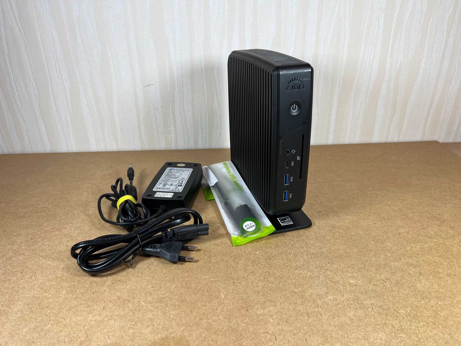 Портативный ПК на AMD Ryzen 1505G  4GB | 256  GB