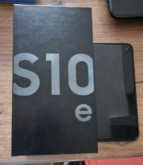 Samsung S10e indukcyjne ładowanie