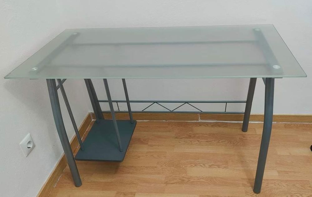 Mesas/secretárias em vidro