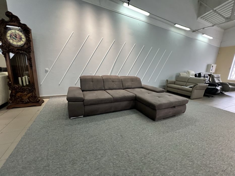 Виставковий розкладний диван тканина з нішею стан нового