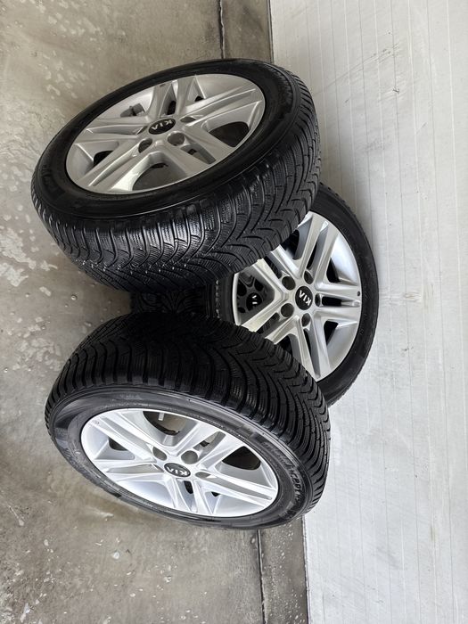 Alufelgi kia Ceed 5x114,3 16 cali z oponami zimowymi 205/55-16 TPMS