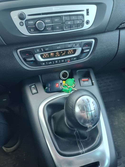 Sprzedam Renault Scenic III – Komfortowy Rodzinny Minivan | Zadbany