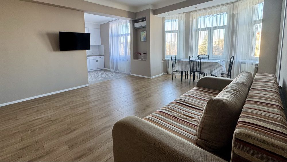 Оренда 3-кімнатна проспект Повітряних Сил, 25