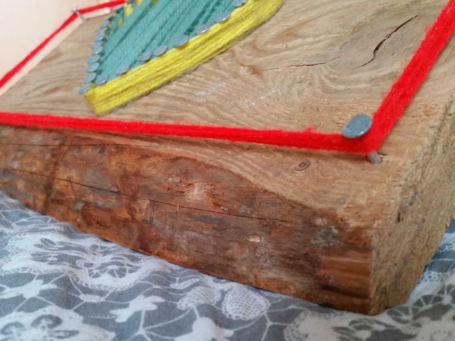 Obraz Na Drewnie z Włóczki Serce