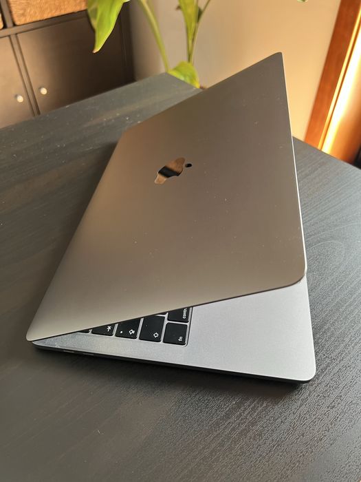 MacBook Pro 13’ 2019, 2,4 GHz / 8GB / 500GB com Acessórios64740216965506121