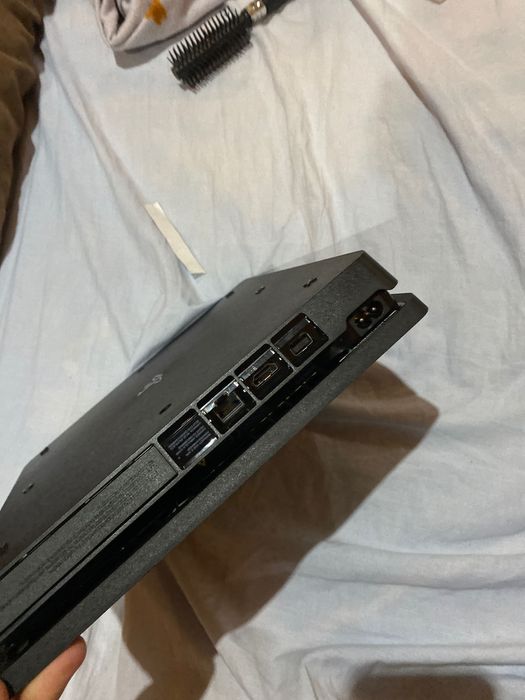 PS4 Normal // 3 Jogos // 1 Comando