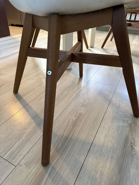 Krzesła kubełkowe białe IKEA - 4 szt.