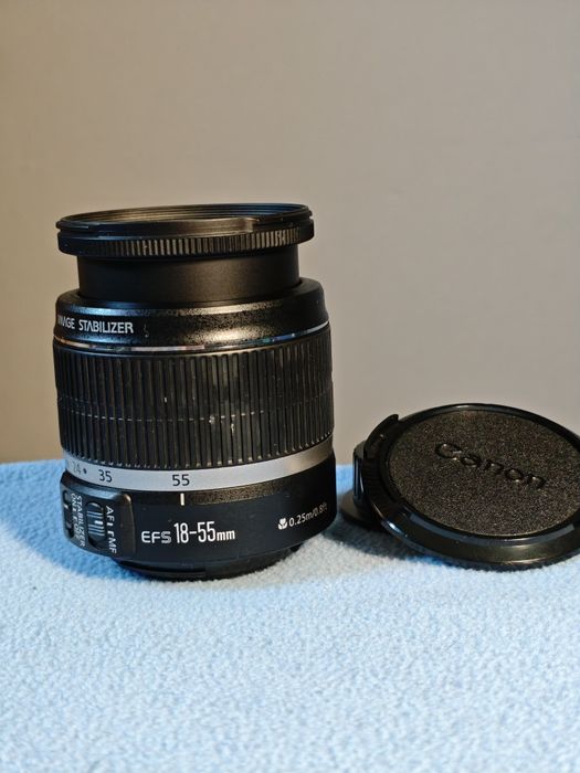Canon EF-S 18-55mm 3.5-5.6 is