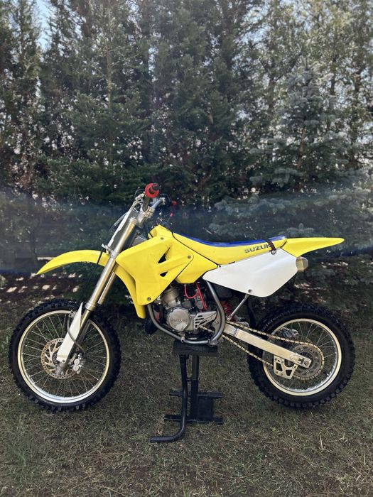 Suzuki RM 85 – Duże Koła (19/16) – Rok 2007 – Gotowa do Jazdy!