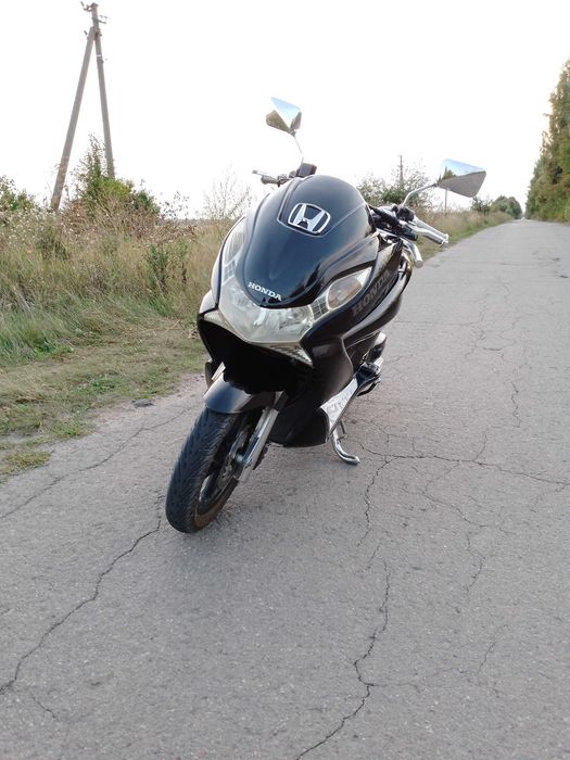 Максіскутер Honda pcx 125.