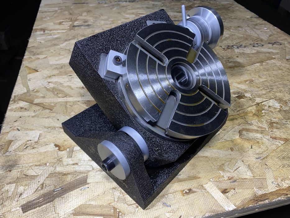 Поворотный стол универсальный синусный 100-250 мм.  фрезерный станок